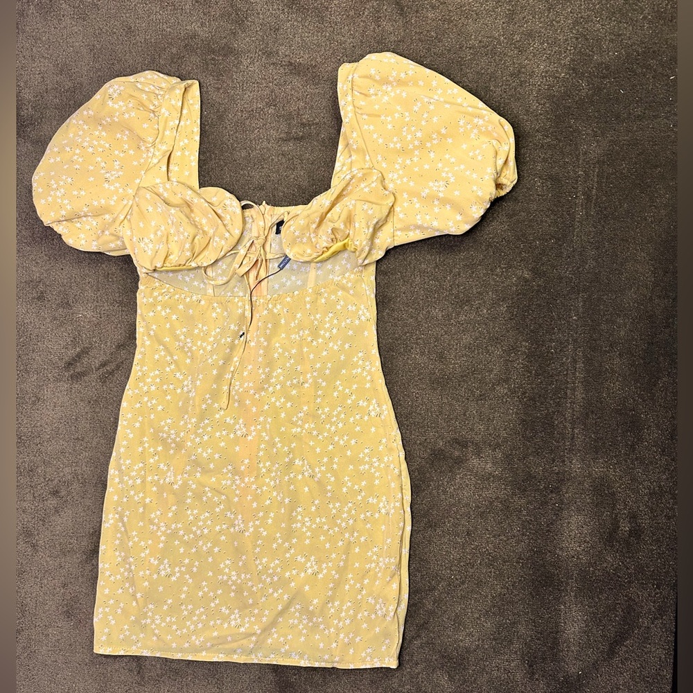 Petite Yellow Floral Print Cut Out Puff Sleeve Mini Dress